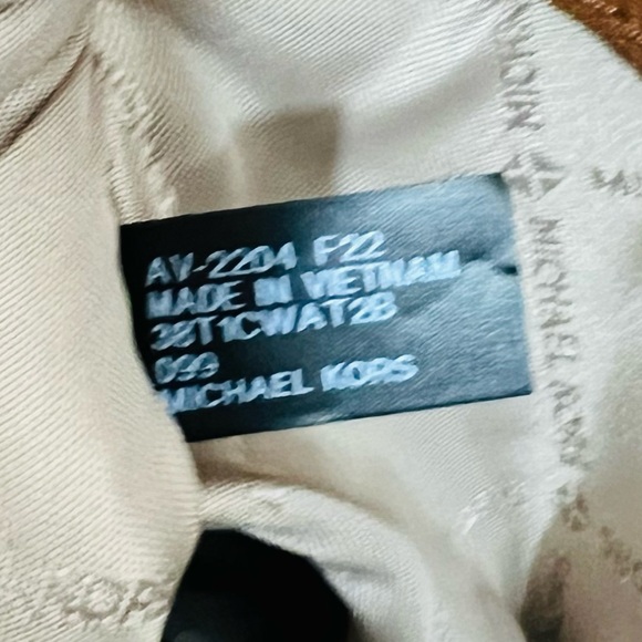 Michael Kors Signature Logo Walsh Medium Tote Vanilla Brown Shoulder Bag - Picture 10 of 12